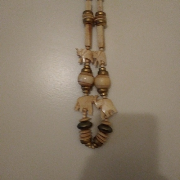 Cream White Tribal Elephant Necklace - Picture 3 of 3